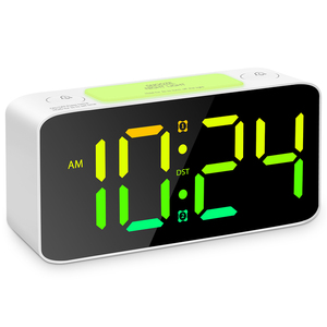 <span class=keywords><strong>Sveglia</strong></span> digitale a LED RGB con luce notturna Snooze <span class=keywords><strong>2</strong></span> porte per caricabatterie USB <span class=keywords><strong>sveglia</strong></span> da tavolo per l'arredamento della camera da letto - Product Image 3