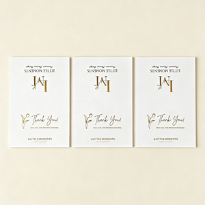 Cartes de visite personnalisées raffinées avec finition UV sélective, gaufrage et estampage à chaud pour la promotion marketing des freelancers et des petites entreprises - Product Image 4