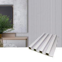 Nouveau design Panneaux muraux en pvc Design d'intérieur Panneaux muraux intérieurs cannelés en plastique 3D Panneaux muraux en pvc à rainure ignifuge