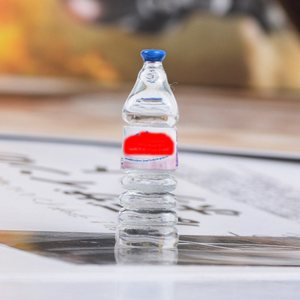 귀여운 둥근 사각형 모양의 미네랄 물병 디자인 플랫 백 수지 카보 숑 열쇠 고리 매력 - Product Image 4