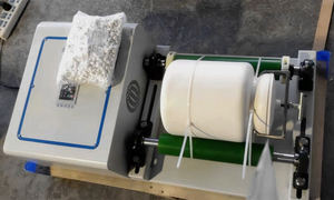 Broyeur à billes de laboratoire 15L économique 110V/220V 0.37kW pour broyage fin dans le traitement chimique et alimentaire avec bol en nylon - Product Image 2