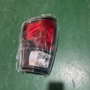 Luces Traseras para Toyota Tacoma 2016-2022, Halógenas, Tipo Semi Ensamblado MD5542 - Product Image 5