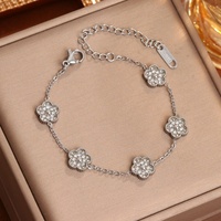 Nouveau Bracelet Femme Tendance 2025 Plaqué Or avec Fleur en Zirconia Colorée, Accessoire Délicat en Acier Inoxydable