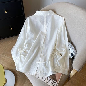 Camisa de Mujer de Manga Larga Holgada con Cintura Plisada, Diseño Moderno, Nueva Colección Verano 2025, Venta al Por Mayor de Boutique - Product Image 2