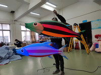 Poisson gonflable suspendu avec lumière led, dessin animé gonflable pour décoration à thème