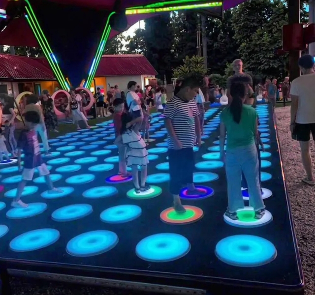 Best-Selling Active Game Led Floor  Hopping Lattice Light Activate Game Interactive Led Floor for Kid Games