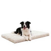 Lit orthopédique pour grand chien, surface en fausse fourrure douce et moelleuse, forme rectangulaire, mousse alvéolée, lavable en machine, base antidérapante