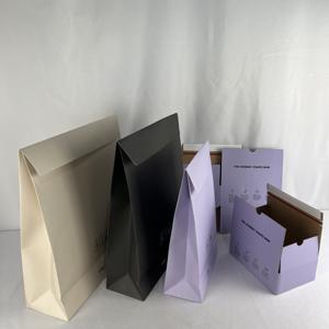 Sac de Courrier en Carton Kraft Blanc Extensible Écologique et Durable avec Soufflet et Logo Imprimé en Offset pour Vêtements - Product Image 5