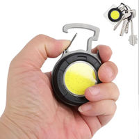 Mini Lampe Torche Multifonction Étanche en Aluminium Rechargeable par USB avec Ouvre-Bouteille, Clip de Chapeau COB, Porte-clés et Aimant