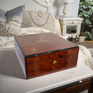 Hộp Đồ Trang Sức Bằng Gỗ Có Độ Bóng Cao - Product Image 1