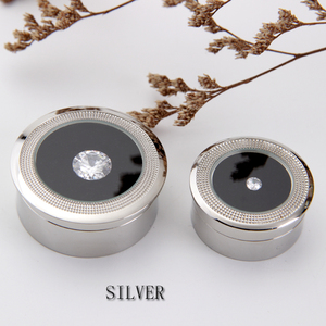 نظارات معدنية ماسية كبيرة على نطاق واسع ، حاوية مجوهرات سوداء - Product Image 4