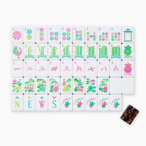 Mahjong américain en acrylique blanc transparent de 20 pouces, avec des pousseurs en écaille de tortue et des supports à double feston, avec pousseurs magnétiques - Product Image 4