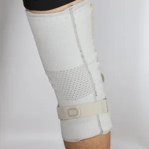 カスタムの新しい高品質圧縮フラット編みシリカゲルスポーツバスケットボールサッカーサイクリング膝ブレースサポートパッド