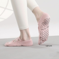 Chaussettes de yoga et de Pilates pour femmes, été 2026, respirantes, anti-transpiration, à cinq doigts, avec sangles croisées, entièrement en silicone antidérapant