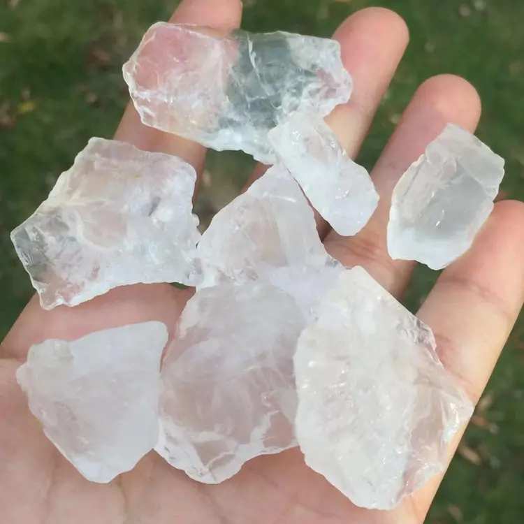 Bulk Raw Natural der Preis für klaren Quarz White Crystal Quartz Stone
