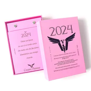 新しい2024ピンクの壁掛けカレンダーカスタムカラープリントカレンダーサービス