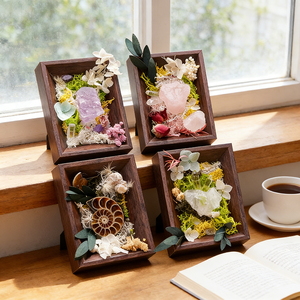 Adorno de marco de fotos tallado LANJO con flores secas, diseño de flor eterna de fósil de caracol de amatista en piedra de cristal en bruto - Product Image 1