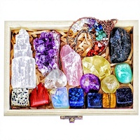 Set de Cristales Curativos, 16 Cristales de Chakra para Aliviar el Estrés/ansiedad, Caja de Regalo de Madera + Collar Árbol de la Vida + Selenita Amatista