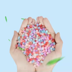 Kit di caraffa e <span class=keywords><strong>perline</strong></span> per vendita calda con fusibile quadrato Midi per <span class=keywords><strong>stirare</strong></span> oggetti artigianali Artkal 5mm Glow-in-the-Dark - Product Image 4