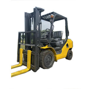 Mini chariot élévateur Komatsu de 3 tonnes avec pince ronde peint à l'origine petit chariot élévateur diesel Komatsu 25 30 d'occasion à vendre - Product Image 1