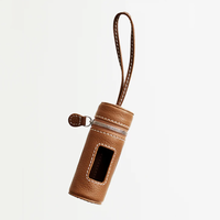 Porte-sacs à déjections canines en cuir haut de gamme personnalisé - Distributeur de sacs à déjections portable avec cordon |   Accessoire de nettoyage pour animaux de compagnie de luxe