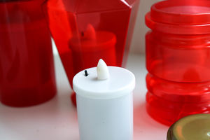 Bougies de <span class=keywords><strong>cimetière</strong></span> <span class=keywords><strong>à</strong></span> LED imperméables 2AA utilisent une <span class=keywords><strong>bougie</strong></span> LED extérieure <span class=keywords><strong>à</strong></span> batterie <span class=keywords><strong>bougie</strong></span> de tombe alimentée par batterie lumière longue durée - Product Image 5