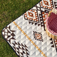 Tapis de pique-nique extra large, épais, imperméable, résistant à l'usure, portable, avec logo OEM personnalisé, pour le camping en plein air, la plage, usage général