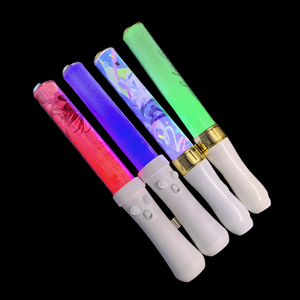 Lightstick Personalizado <span class=keywords><strong>Kpop</strong></span> con Impresión de Logotipo, Control Remoto RF, Fabricación OEM, Venta al Por Mayor - Product Image 1