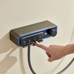 New Home Gun Grey Brushed Dark Hidden Shower Set <span class=keywords><strong>Cascada</strong></span> Pantalla digital Cabezal <span class=keywords><strong>de</strong></span> ducha montado en <span class=keywords><strong>la</strong></span> pared integrado - Product Image 5