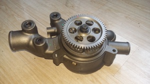 Pompe à eau pour DETROIT S60 12.7L EGR 23530427 23532542 23531257 23535017 Pompe à liquide de refroidissement automatique - Product Image 4