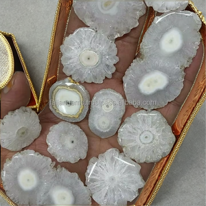 ควอตซ์พลังงานแสงอาทิตย์คุณภาพสูง 100% ธรรมชาติ รูปทรงและขนาดคละแบบ สำหรับทำเครื่องประดับ DIY ขายส่งจากโรงงาน - Product Image 2