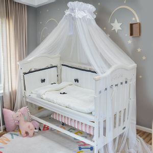 Diseño de anillo superior triangular Redes de bebé con lazo blanco para cuna con soportes de metal - Product Image 2