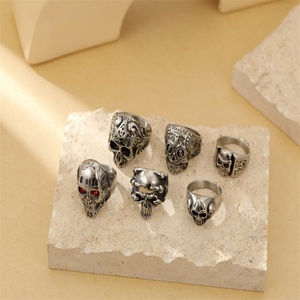 Joyería Punk al por Mayor, Anillos de Calavera de Acero Inoxidable con Circonita Roja Vintage - Product Image 1