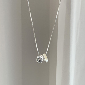 Collier pendentif en argent pur S925 avec pampille en forme d'orchidée pour femme, design de bijoux en platine exquis et haut de gamme - Product Image 1