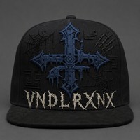 Casquette Snapback à visière plate, brodée, 5 panneaux, style Trucker, avec face avant en mousse et filet, style West Coast Gothic Chicano Urban Streetwear, en gros
