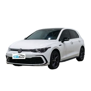 Véhicule d'occasion très demandé 2024 pour <span class=keywords><strong>Golf</strong></span> DSG Pro 5 portes 5 places Pneus R17 Sièges en cuir Turbocompressé Toit ouvrant panoramique Caméra de recul - Product Image 1