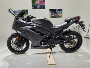 Moto d'occasion <span class=keywords><strong>Kawasaki</strong></span> Ninja avec moteurs de 250cc et 400cc, puissante et palpitante. - Product Image 2