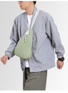 Sacs de voyage pour femmes RUIQUWIN en gros, sacs de poitrine sportifs légers et imperméables avec fermeture éclair et sangle réglable pour la gym, le yoga et le pilates - Product Image 3
