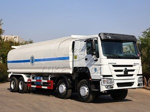 Produit phare : Nouveau camion-citerne à huile lourde diesel en vrac 20000L-40000L Sinotruk HOWO, camion-citerne mobile de ravitaillement disponible à la vente - Product Image 3