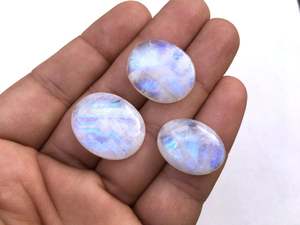 Cabochons de pierre de lune arc-en-ciel naturel forme ovale lisse fabrication de bijoux à bricoler soi-même cristaux bleus blancs pour bracelet et collier perles de pierre - Product Image 2