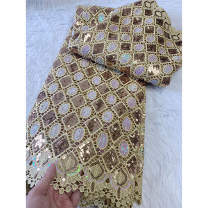 <span class=keywords><strong>Tissu</strong></span> de dentelle brodée de paillettes côtelées de diamant soluble dans l'eau de fil composite <span class=keywords><strong>bleu</strong></span> royal - Product Image 5