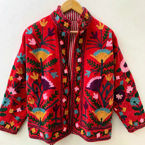 Chaqueta de terciopelo rojo hecha a mano, abrigo vintage bordado Suzani, abrigo floral con bordado Crewel para mujer, ropa de abrigo bohemia chic para invierno - Product Image 3