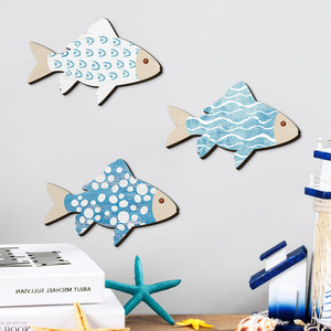 Décoration Murale Poisson en Bois – Formes Irrégulières, Motif Bleu – Décoration Intérieure Nautique et Côtière – Art Mural Suspendu - Product Image 1
