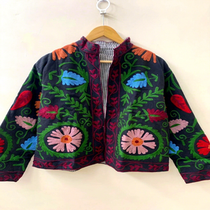 Chaqueta Corta Bordada a Mano con Diseño Floral Suzani para Mujer, Chaqueta Abierta de Algodón Estilo Bohemio Étnico, Regalo Artesanal para Ella - Product Image 1