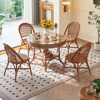 Ensemble de meubles de salle à manger pour 4 personnes avec table ronde, meubles de jardin confortables en rotin, table de chambre, de salon ou de cuisine et quatre chaises