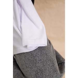 Écharpe en coton blanche de longueur moyenne pour femmes, écharpe douce pour la peau - Product Image 1