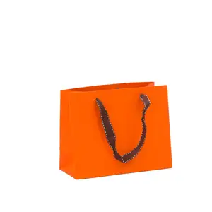 맞춤형 오렌지 로고 블랙 토트 수제 쇼핑 종이 가방 대형 럭셔리 의류 로고 종이 가방