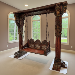 Columpio de madera tallada pesada con acabado oscuro antiguo, Marco macizo y pilares tradicionales disponibles a precios al por mayor. - Product Image 1