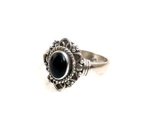 Anillo de ónix negro original para mujer con forma ovalada Ajuste de bisel de piedras preciosas de plata esterlina - Product Image 3