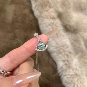 สร้อยคอเงินแท้ S925 ลายเรขาคณิตเคลือบสีแดง ดีไซน์เรียบง่าย ทันสมัย สไตล์วินเทจ สำหรับสร้อยคอประดับกระดูกไหปลาร้าในวันปีใหม่ - Product Image 5